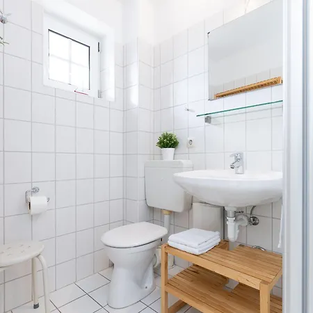 Kapitaenshaus Nr 12 * Laboe